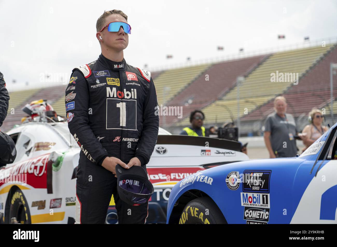 NASCAR Xfinity Series driver, John Hunter Nemechek (20) corre per la posizione del CABO WABO 250 al Michigan International Speedway di Brooklyn mi Foto Stock