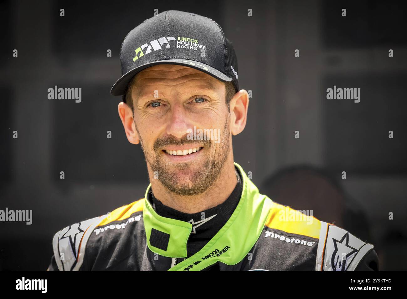 ROMAIN GROSJEAN (77) di Ginevra, Svizzera, si prepara ad allenarsi per l'Indy 500 all'Indianapolis Motor Speedway di Speedway, IN Foto Stock