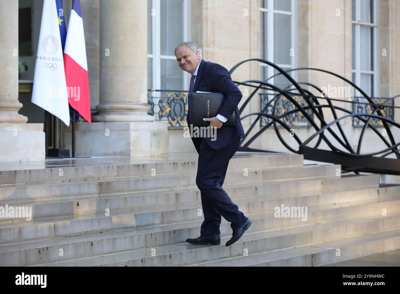 Parigi, Francia il 10 ottobre 2024, Francois-Noel buffet, ministro dei dipartimenti d'oltremare. Francois Loock/Alamy Live News Foto Stock