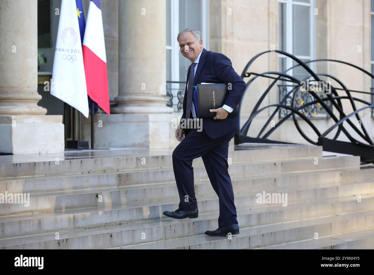 Parigi, Francia il 10 ottobre 2024, Francois-Noel buffet, ministro dei dipartimenti d'oltremare. Francois Loock/Alamy Live News Foto Stock