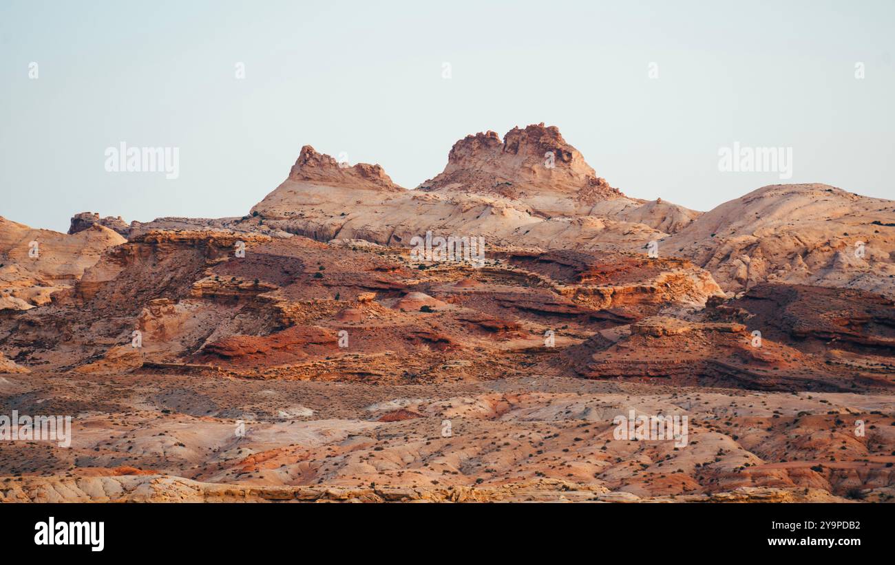 Orange Desert Mountains all'alba Foto Stock