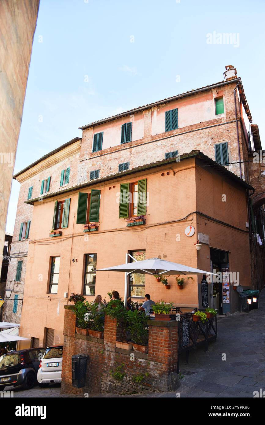 Siena, Italia. 15 settembre 2024. Edifici storici nel centro storico di Siena, in Toscana. Foto di alta qualità Foto Stock