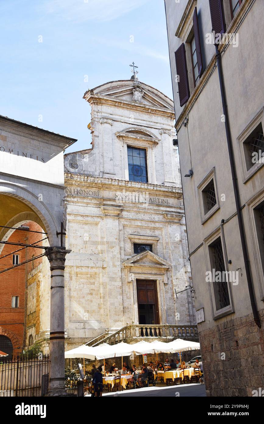 Siena, Italia. 15 settembre 2024. Edifici storici nel centro storico di Siena, in Toscana. Foto di alta qualità Foto Stock