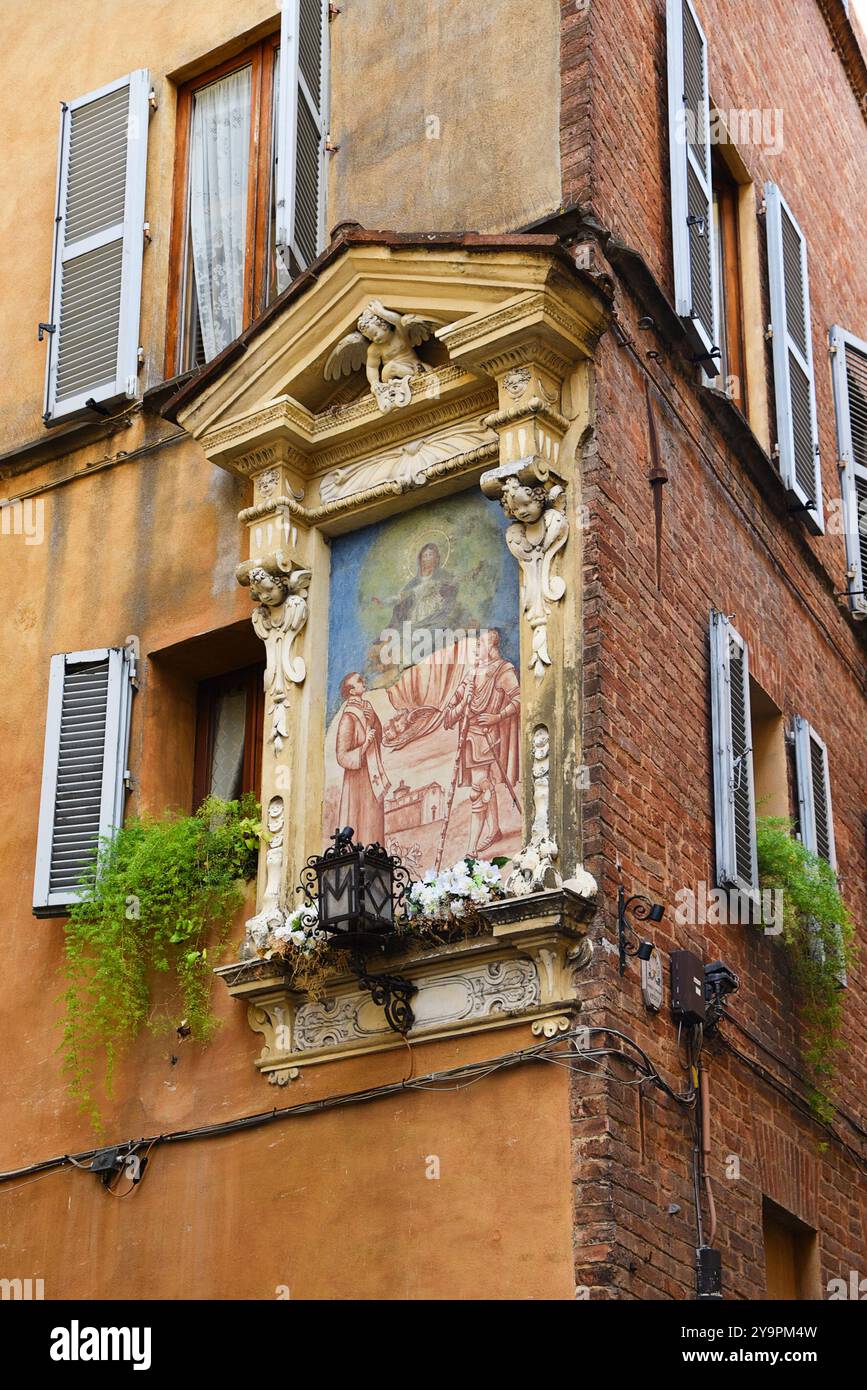 Siena, Italia. 15 settembre 2024. Edifici storici nel centro storico di Siena, in Toscana. Foto di alta qualità Foto Stock
