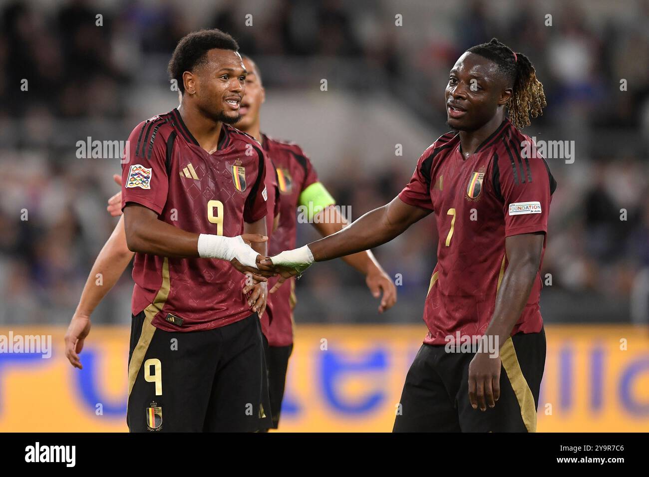 Lois Openda e Jeremy Doku del Belgio durante la partita di calcio della UEFA Nations League tra Italia e Belgio allo stadio Olimpico di Roma, 10 ottobre 2024. Foto Stock