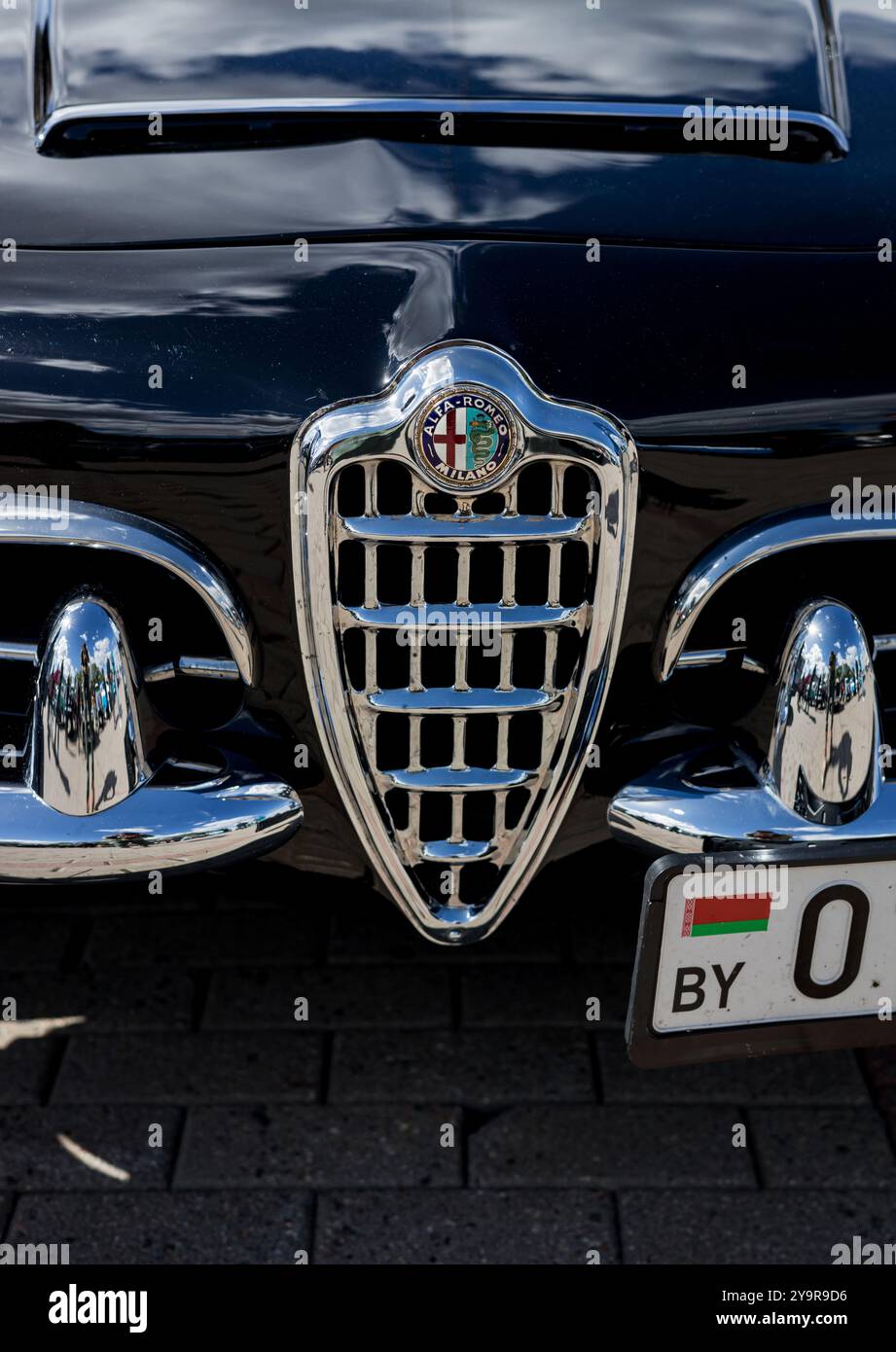 Berretto Flexfit Nero Da Camionista Con Logo Alfa Romeo Vintage Stampato, Taglia Regolabile