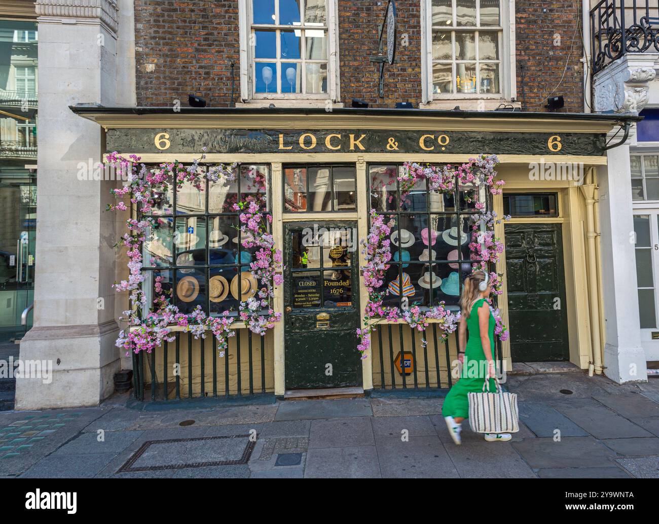 Esterno del negozio Lock & Co Hatters in St James Street, Londra, Inghilterra Foto Stock
