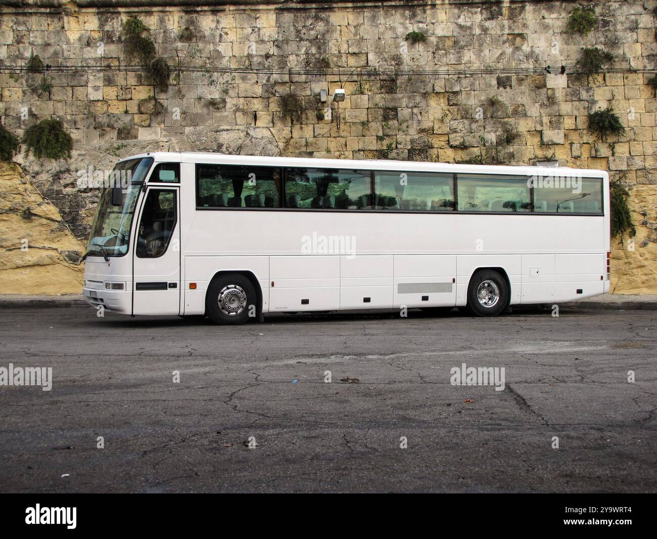 La Valletta Malta - dicembre-28-2008 autobus bianco preso a la Valletta Foto Stock