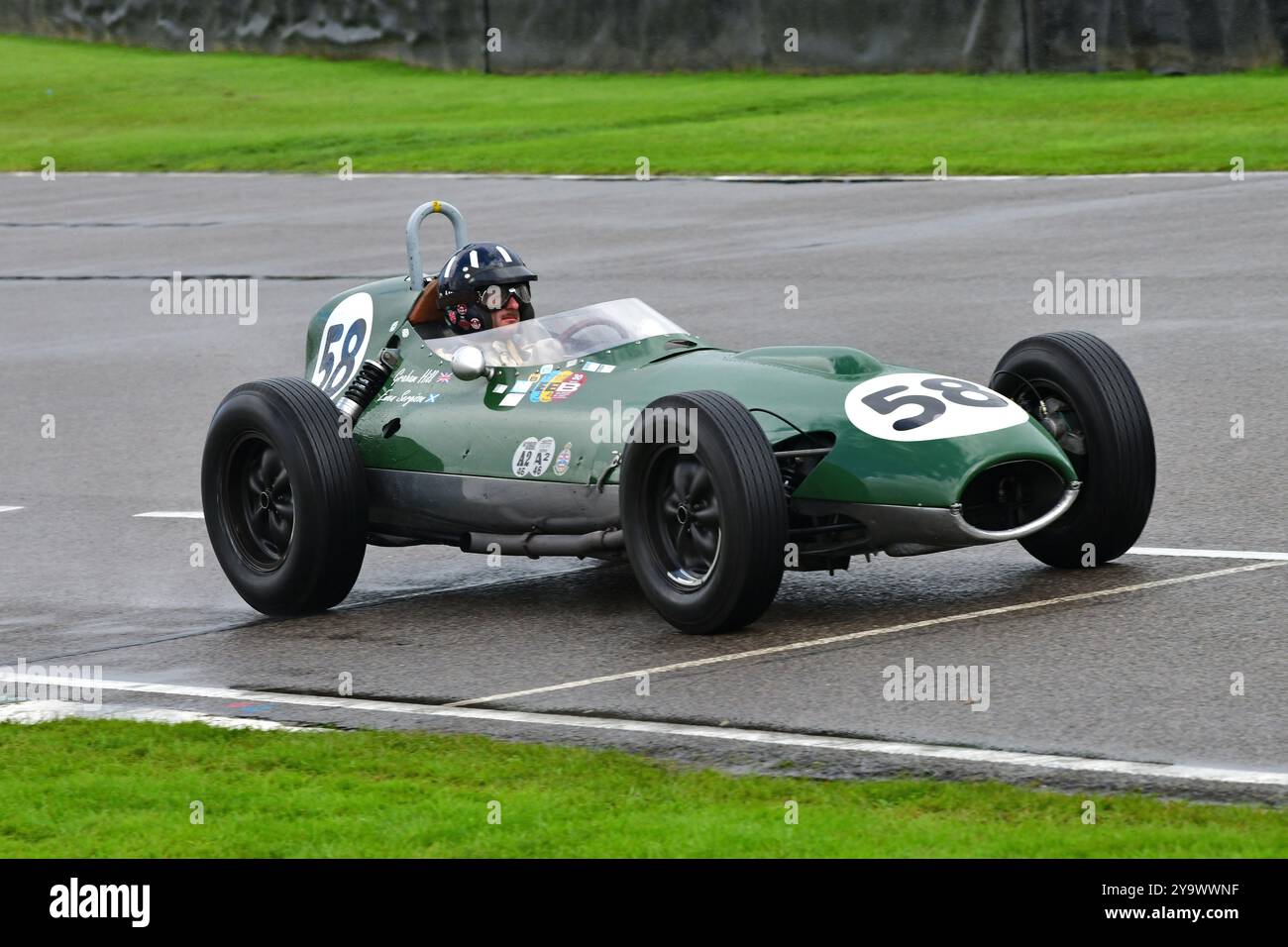 Ewen Sergison, Lotus-Climax 16, Richmond e Gordon Trophies, venticinque minuti di corse, in cattive condizioni di pioggia e docce, per 2500cc Grand Foto Stock