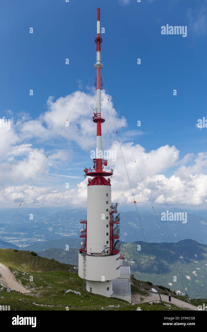 Dobratsch Transmitter Tower, una torre radio sul monte Dobratsch vicino a Villach, Carinzia, Austria Foto Stock