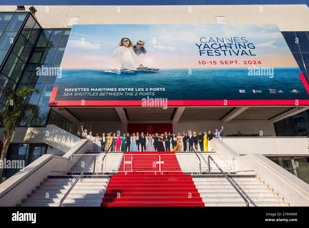 Francia, Alpi marittime, Cannes, Palais des Festivals durante lo Yachting Festival Foto Stock