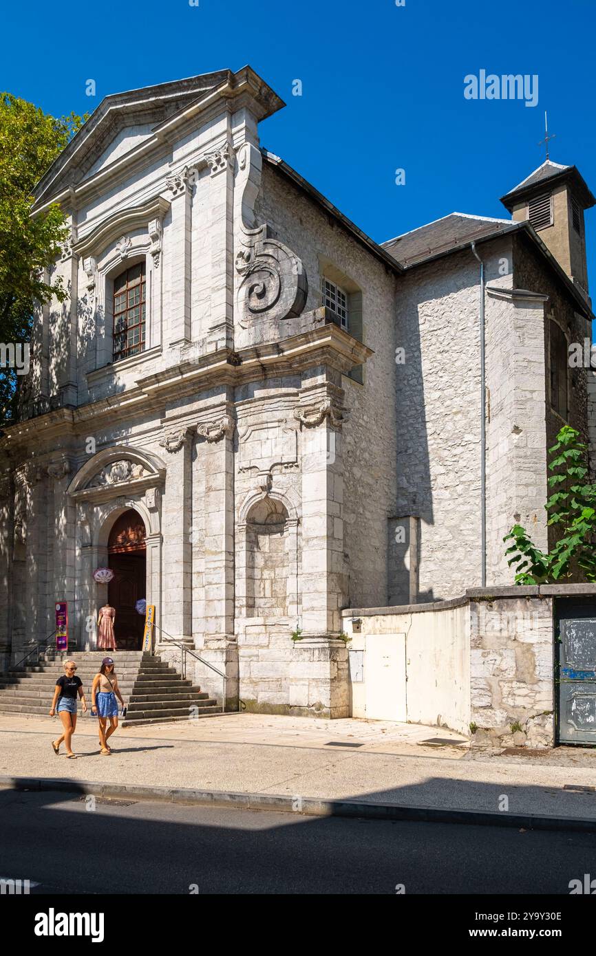 Francia, Savoia, Chambery, ex cappella Vaugelas, spazio culturale pubblico dedicato alle mostre di artisti dilettanti locali Foto Stock