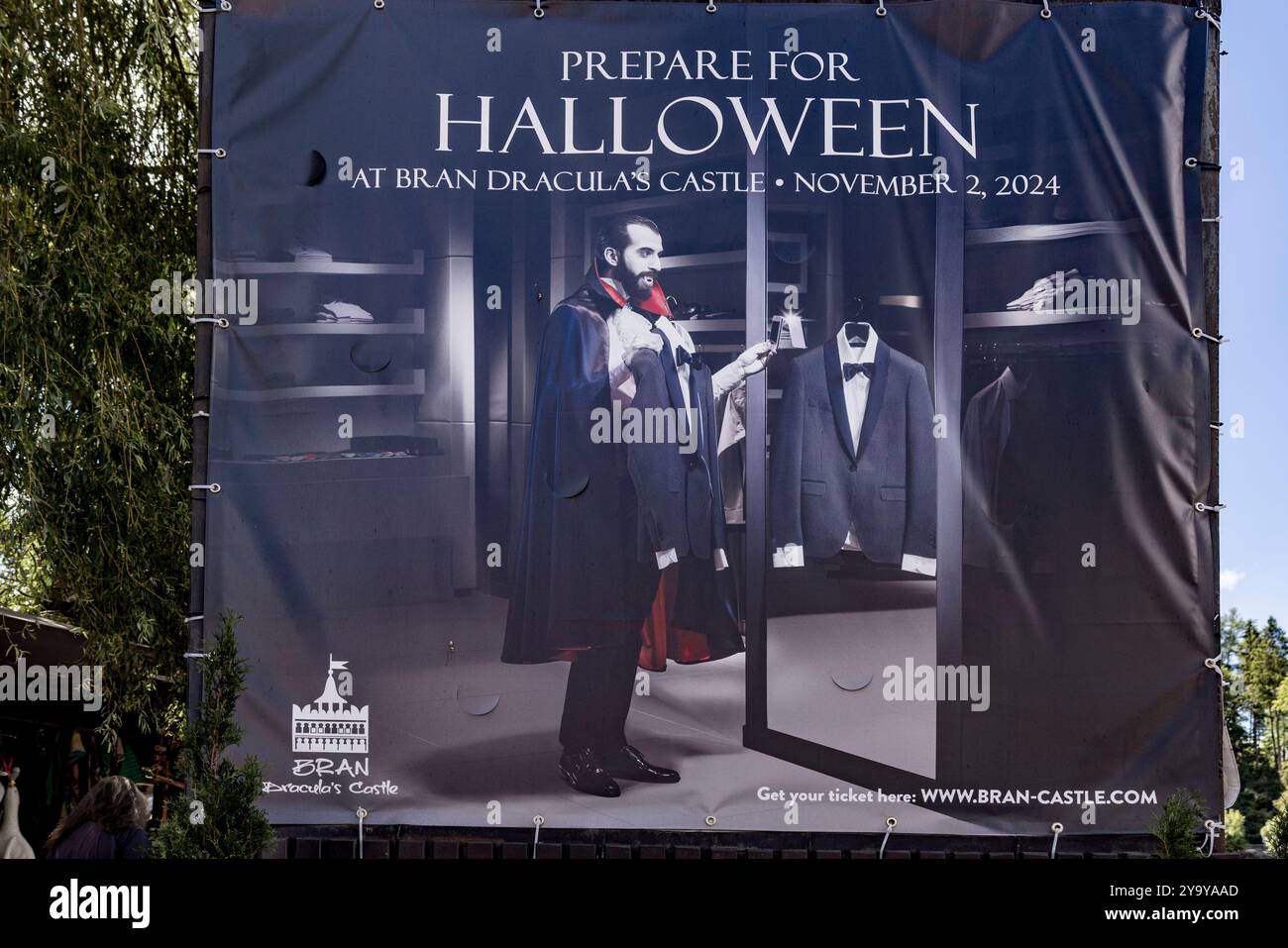 La Romania, Transilvania, Brasov regione, Castello di Bran del XIII secolo associato nella memoria collettiva a Vlad III l'Impalatore e il carattere di Dracula che ha ispirato Foto Stock