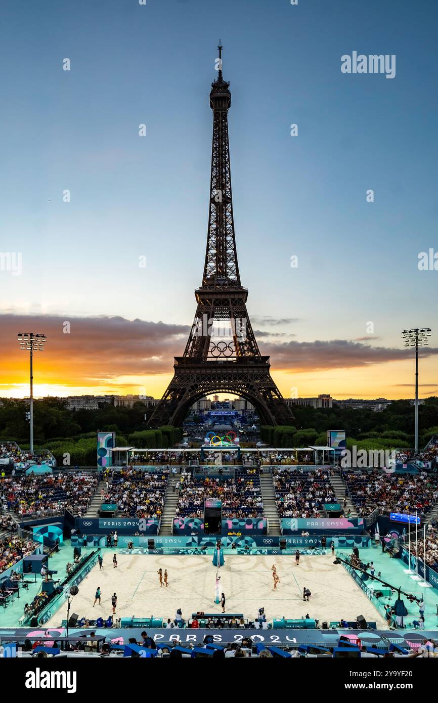 Beach Volley alla Torre Eiffel per i Giochi Olimpici estivi 29024, Parigi, Francia Foto Stock