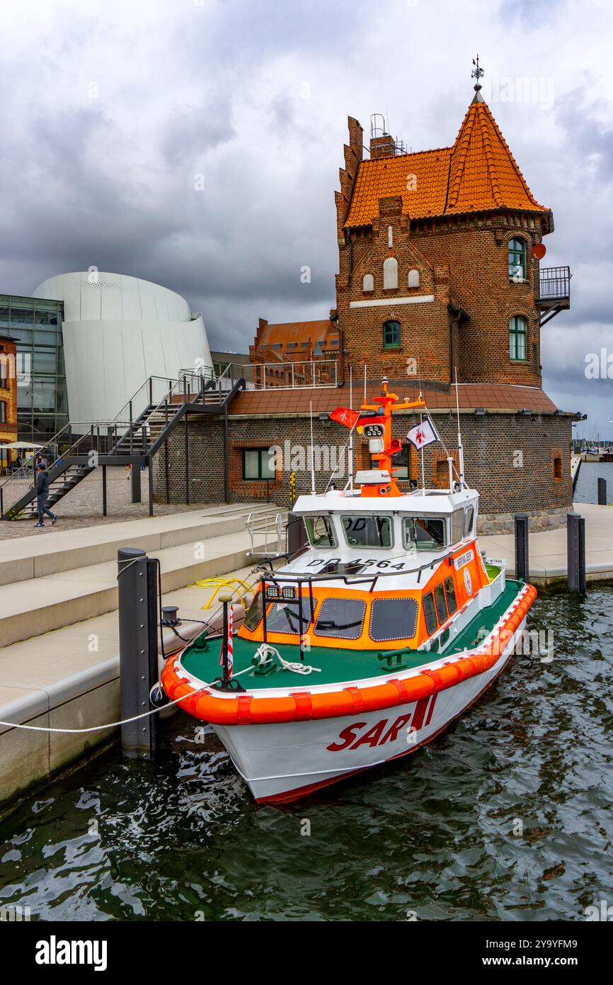 Nave di soccorso marittimo Hertha Jeep, del servizio tedesco di ricerca e soccorso marittimo, DGzRS, casa pilota, Stralsund, Meclemburgo-Pomerania occidentale, Germania, Foto Stock