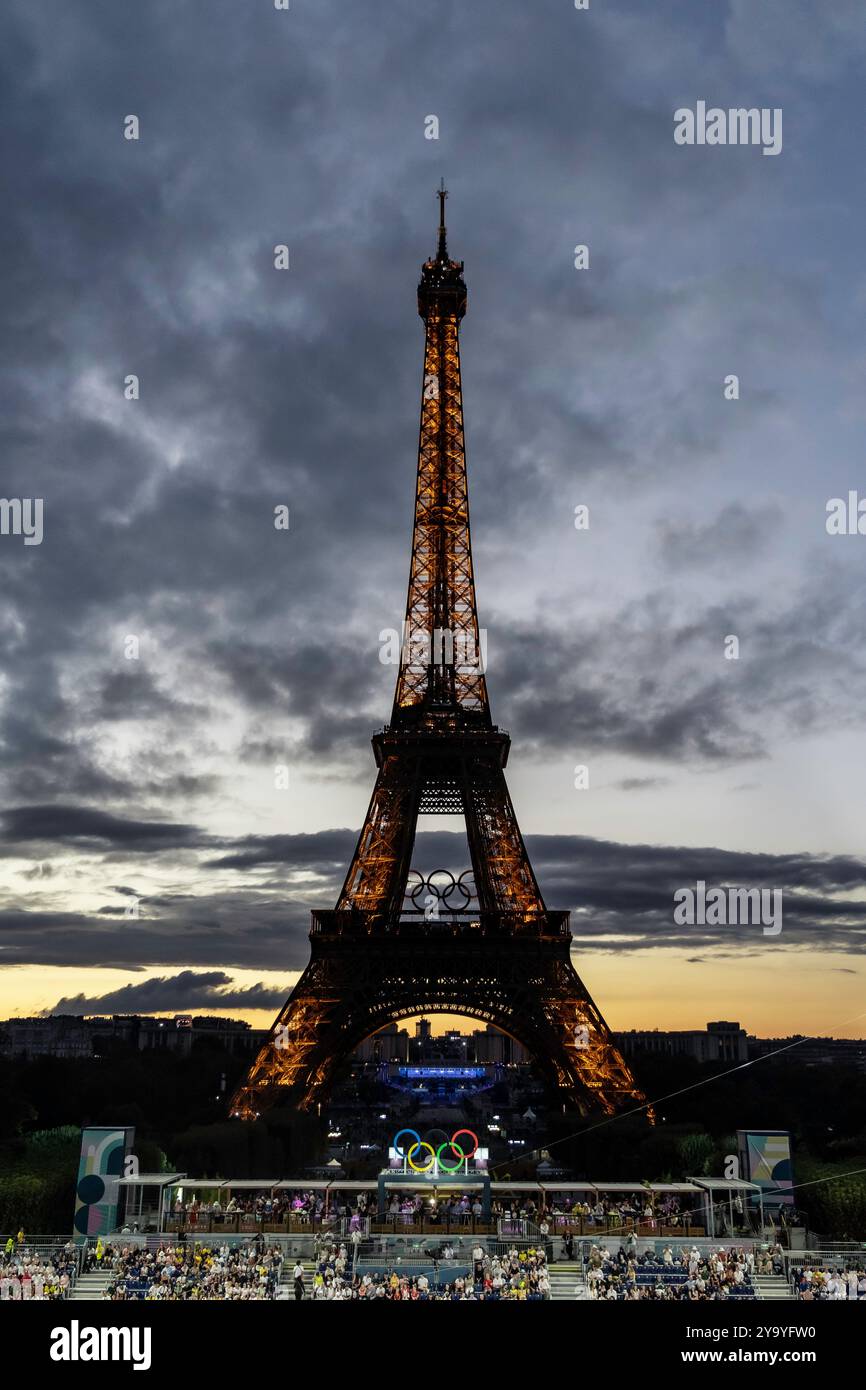 Beach Volley alla Torre Eiffel per i Giochi Olimpici estivi 29024, Parigi, Francia Foto Stock