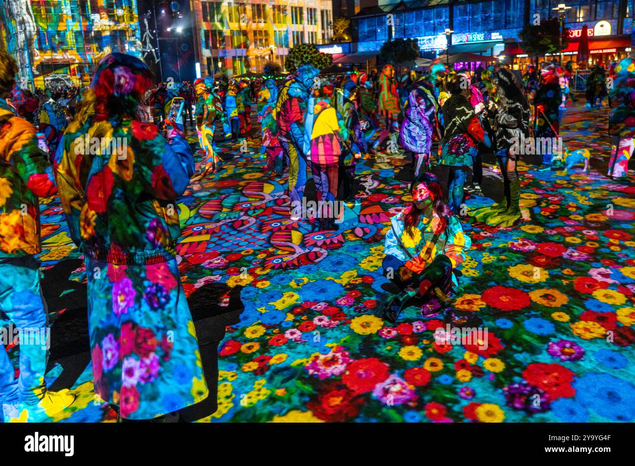 Essen Light Festival, nel centro della città, l'artista berlinese Daniel Margraf illumina la grande piazza del centro Foto Stock