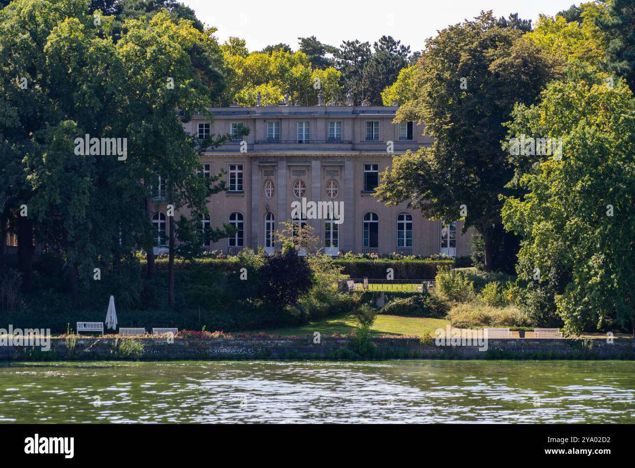 Berlino 2024: Casa del Memoriale della Conferenza di Wannsee e sito educativo. Qui è dove l'Olocausto degli ebrei è stato organizzato nel 1942. Oggi lo è Foto Stock