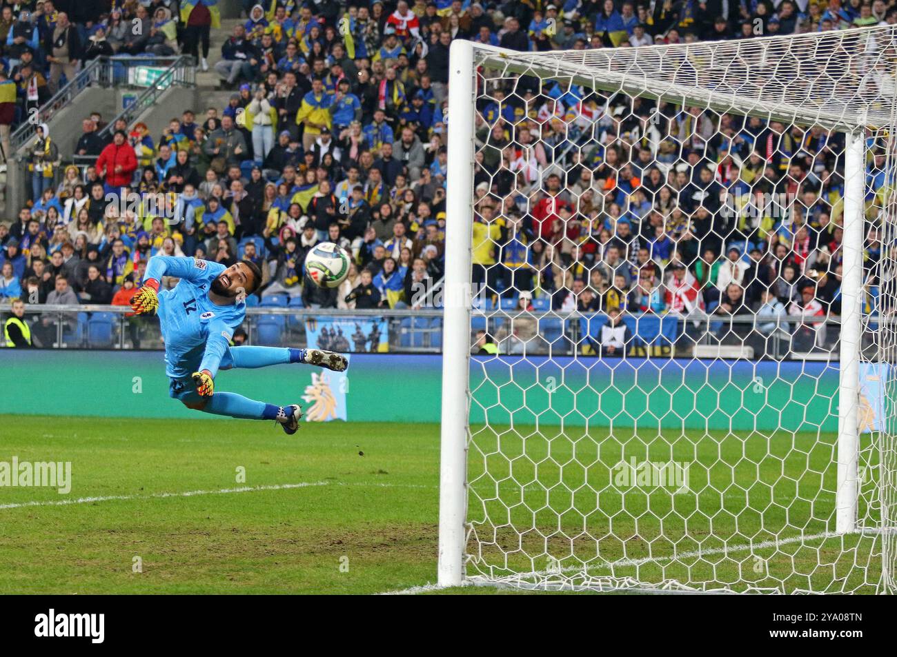 Poznan, Polonia. 11 ottobre 2024. Portiere georgiano Giorgi Mamardashvili (#12) in azione durante la partita della UEFA Nations League Ucraina contro Georgia allo stadio Poznan di Poznan, Polonia. Crediti: Oleksandr Prykhodko/Alamy Live News Foto Stock