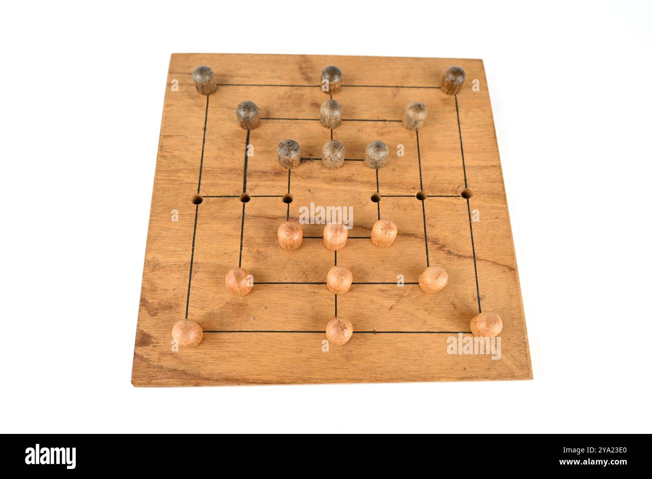 morris di nove uomini chiamati anche merels, merelles, marelles, morelles, ninepenny marl, nove morris da uomo o dama da cowboy Foto Stock