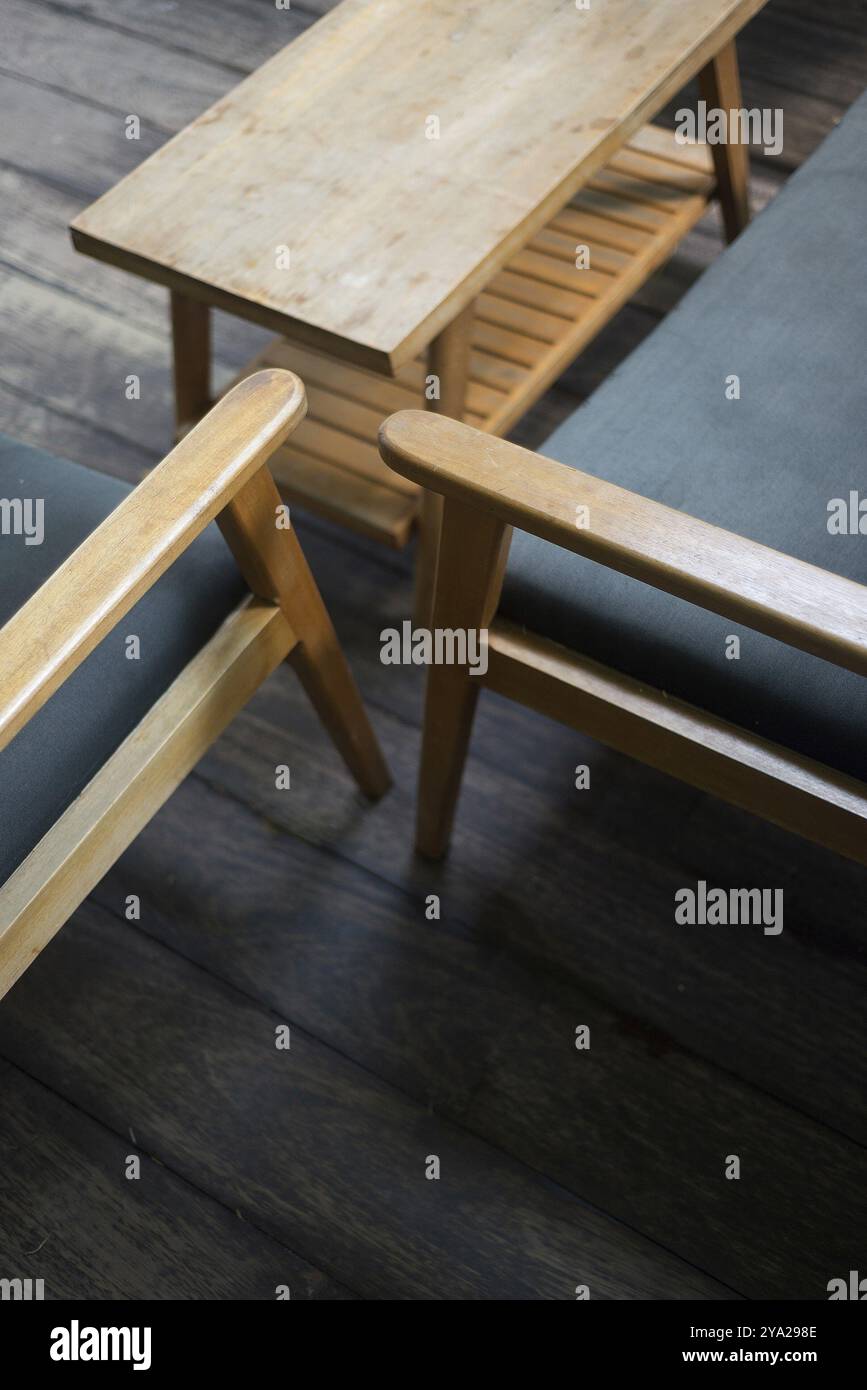Dettagli di design degli interni con mobili in legno retrò Foto Stock