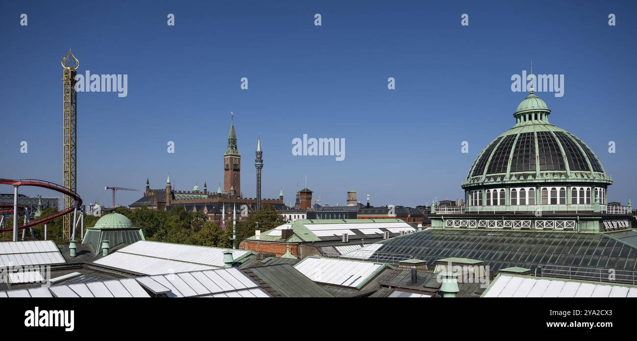 Vista del Tivoli e della cupola del NY Carlsberg Glyptotek o della New Carlsberg Glyptothek, museo d'arte per la scultura e la pittura, architetti Vilhelm D. Foto Stock