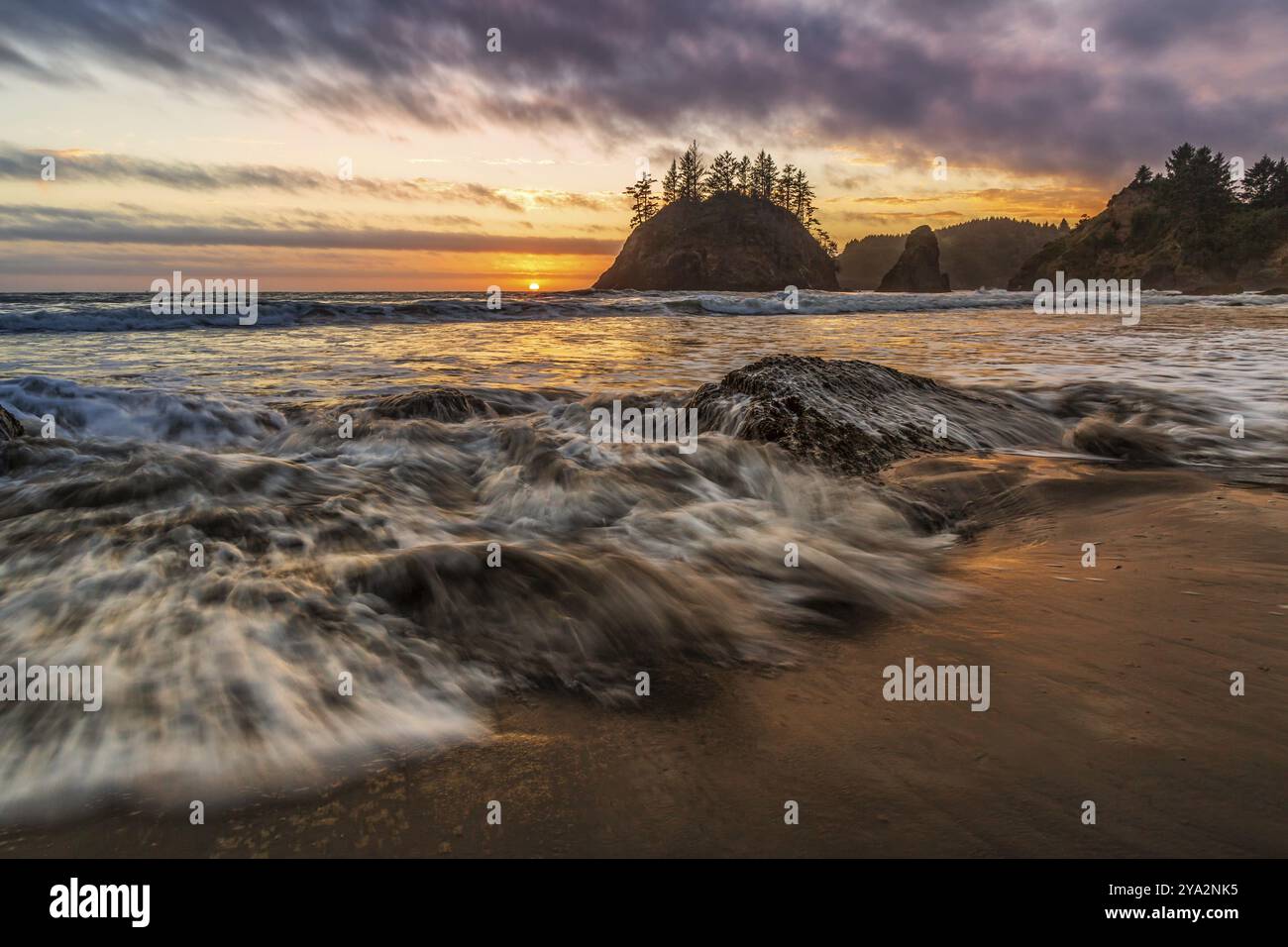 Tramonto a Rocky Beach, California settentrionale, Stati Uniti, Nord America Foto Stock