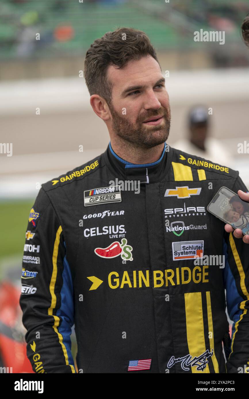 Corey Lajoie sale in pista dopo un lungo ritardo di pioggia per l'Advent Health 400 a Kansas City, KS, USA, Nord America Foto Stock