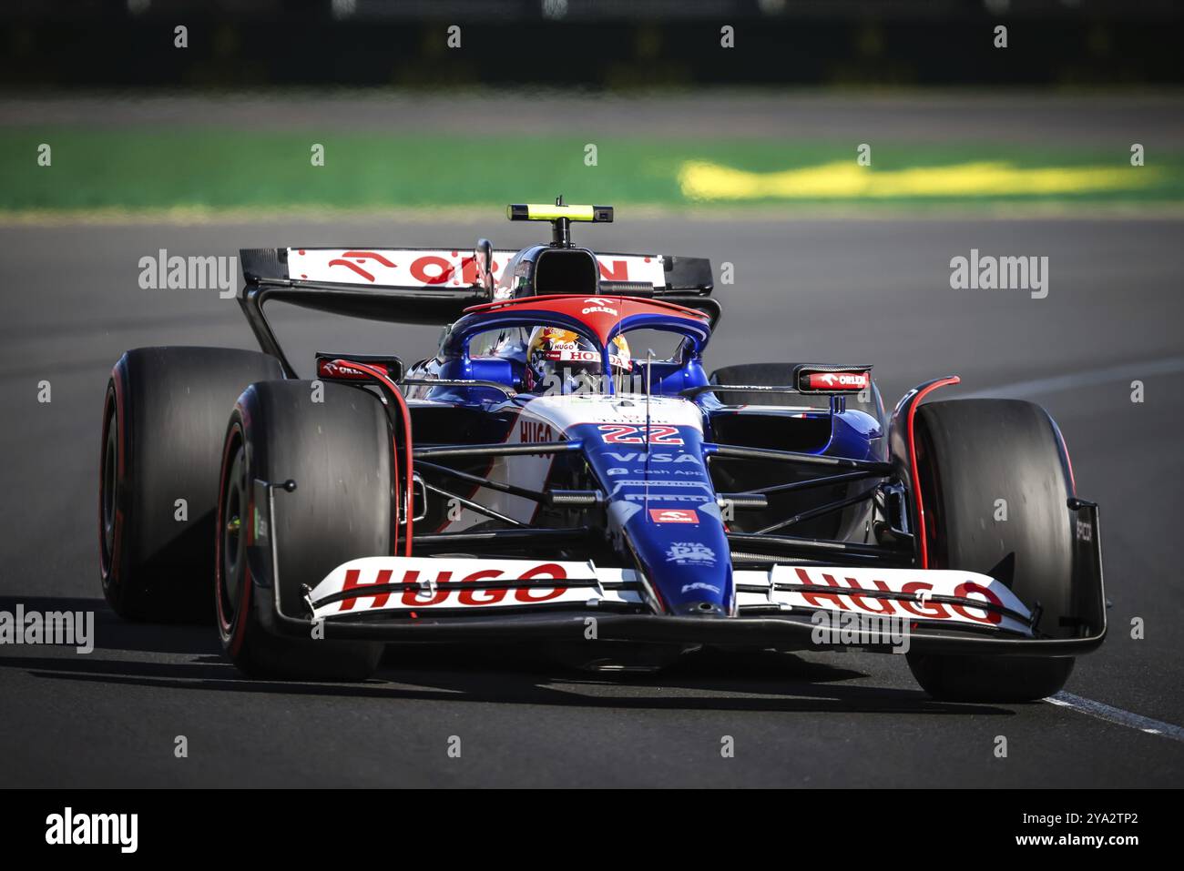 MELBOURNE, AUSTRALIA, 23 MARZO: Yuki Tsunoda, giapponese, guida il Visa Cash App RB Formula One Team VCARB 01 durante le qualifiche del G australiano 2024 Foto Stock