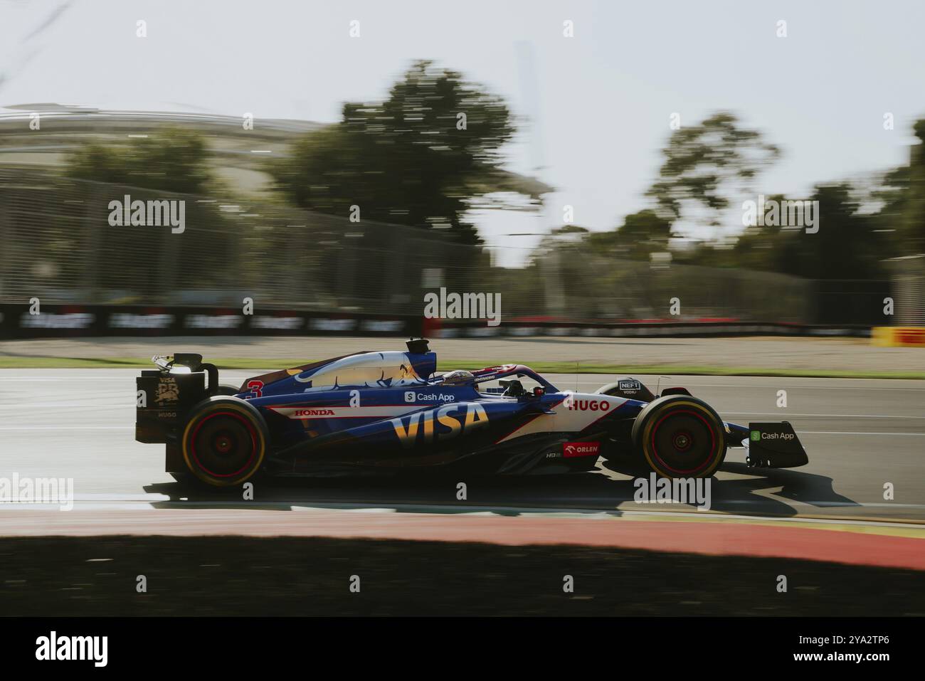 MELBOURNE, AUSTRALIA, 22 MARZO: Daniel Ricciardo dell'Australia guida il Visa Cash App RB Formula One Team VCARB 01 durante la seconda prova nel 2024 Foto Stock