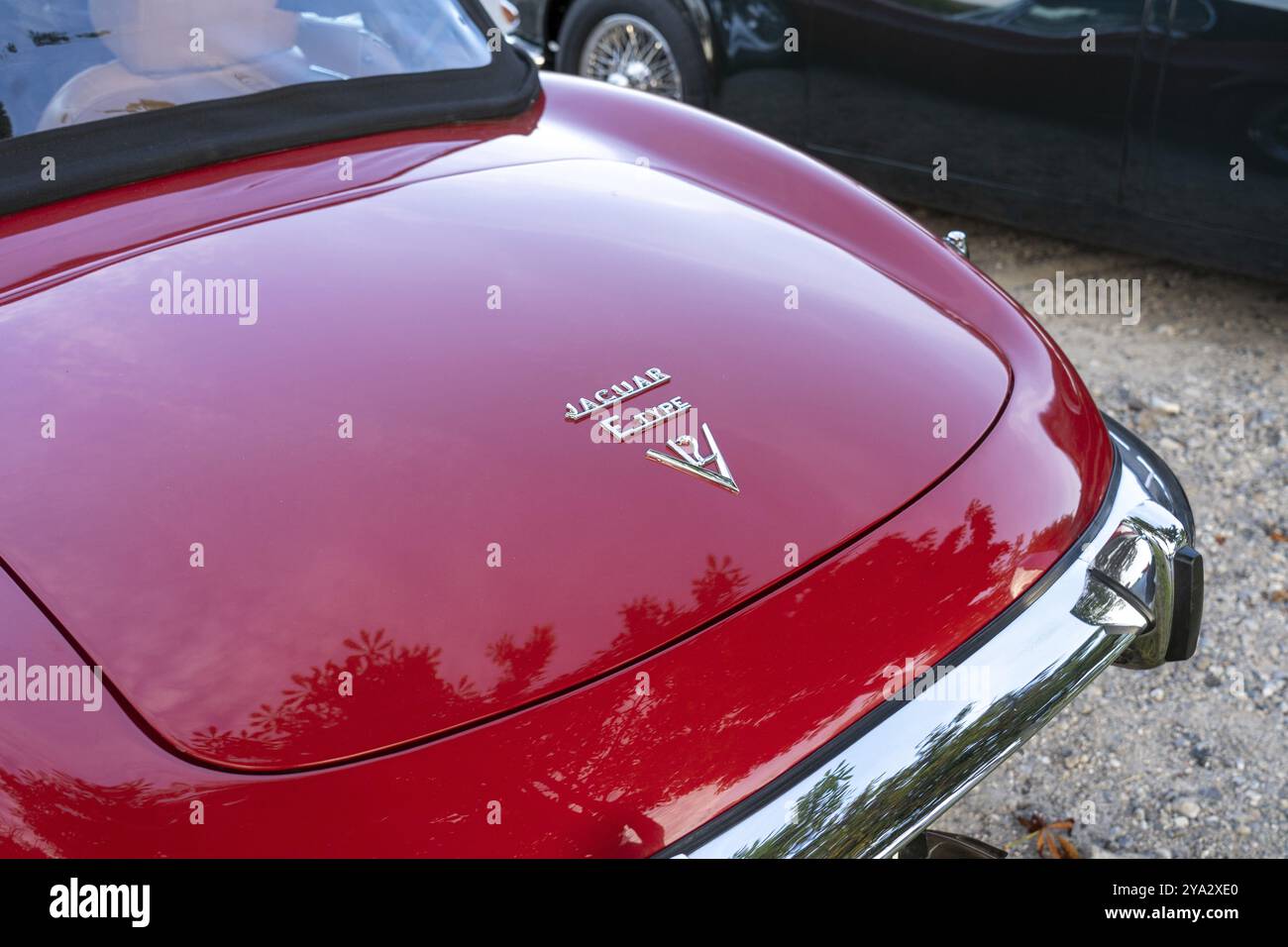 Copenaghen, Danimarca, 2 agosto 2024: Una Jaguar e-TYPE rossa d'epoca al Gran Premio storico di Copenaghen, Europa Foto Stock