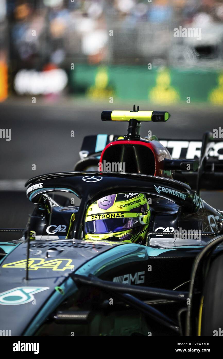 MELBOURNE, AUSTRALIA, 22 MARZO: Lewis Hamilton, Gran Bretagna, guida la Mercedes AMG Petronas F1 Team W15 durante le prime prove nell'Austral 2024 Foto Stock