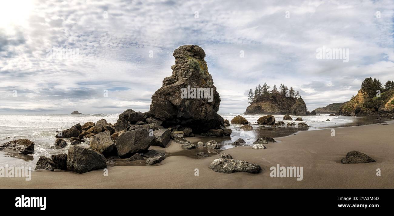 Spiaggia rocciosa e paesaggio, immagine a colori, la California del Nord Foto Stock