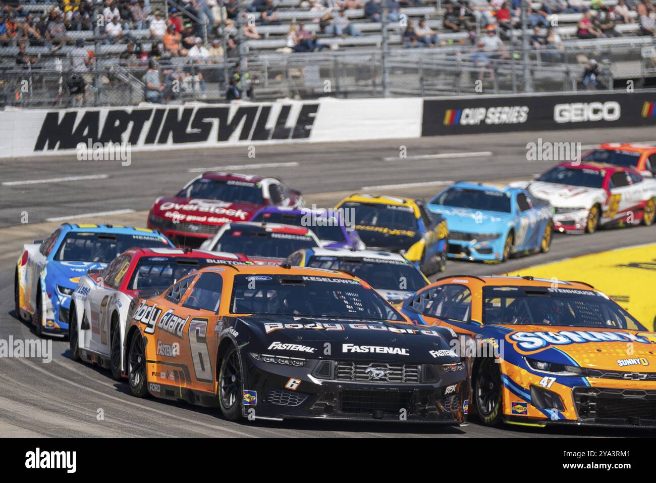 Brad Keselowski si aggiudica la posizione per il Cook Out 400 a Martinsville, Virginia, USA, Nord America Foto Stock