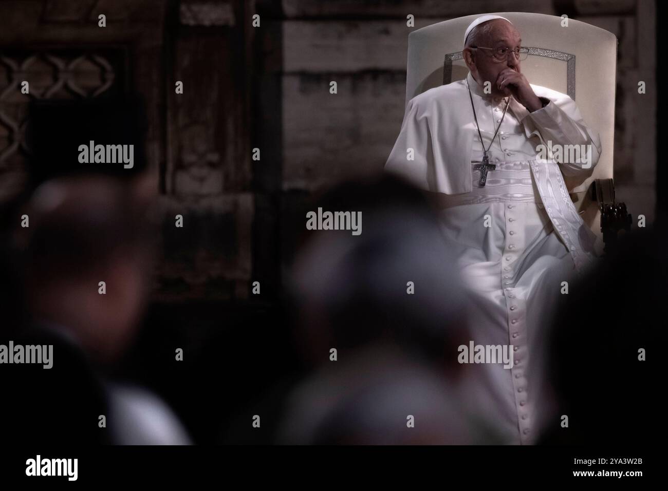 Città del Vaticano, Vaticano, 11 ottobre 2024. Papa Francesco guida la veglia ecumenica di preghiera in Vaticano. Maria Grazia Picciarella/Alamy Live News Foto Stock