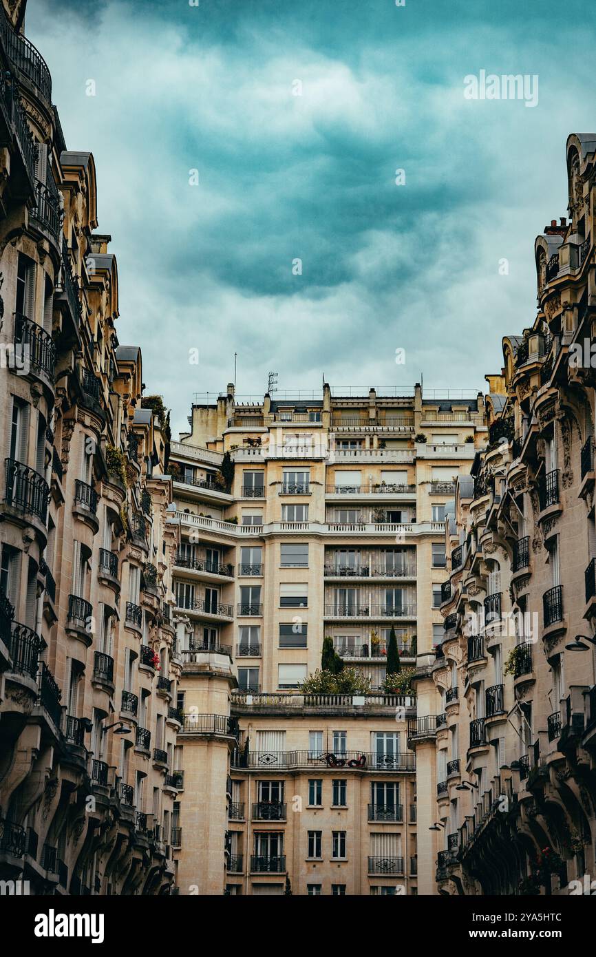 Paris le jour, Paris la nuit Foto Stock