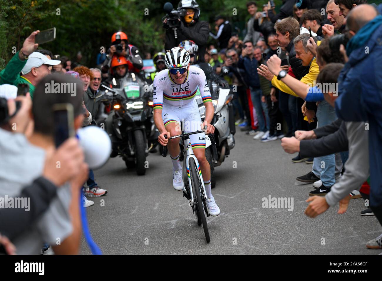 Italia. 12 ottobre 2024. POGACAR Tadej durante la 118a edizione del Lombardia una gara di una giornata di 255 km da Bergano a Como il 12 ottobre 2024, Italia. (Foto di Tim de Waele/POOL Getty Images) credito: LaPresse/Alamy Live News Foto Stock