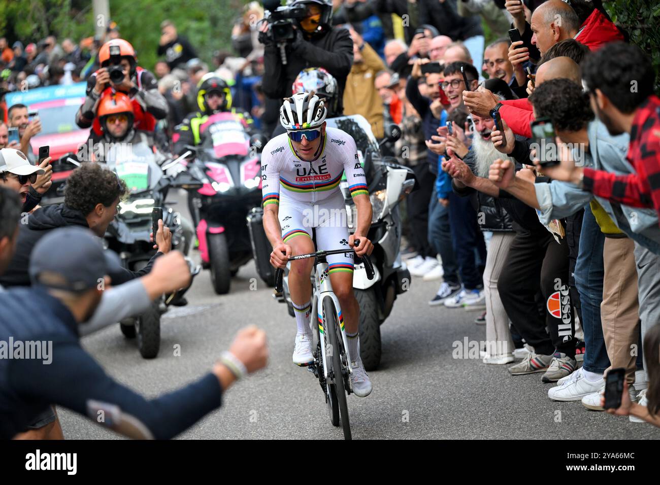 Italia. 12 ottobre 2024. POGACAR Tadej durante la 118a edizione del Lombardia una gara di una giornata di 255 km da Bergano a Como il 12 ottobre 2024, Italia. (Foto di Tim de Waele/POOL Getty Images) credito: LaPresse/Alamy Live News Foto Stock