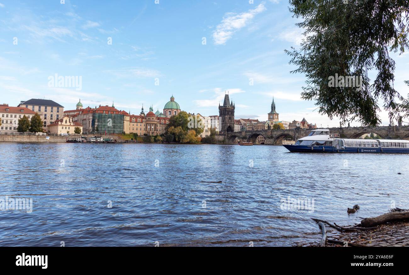 Vista del fiume Vlitava a Praga, Repubblica Ceca Foto Stock