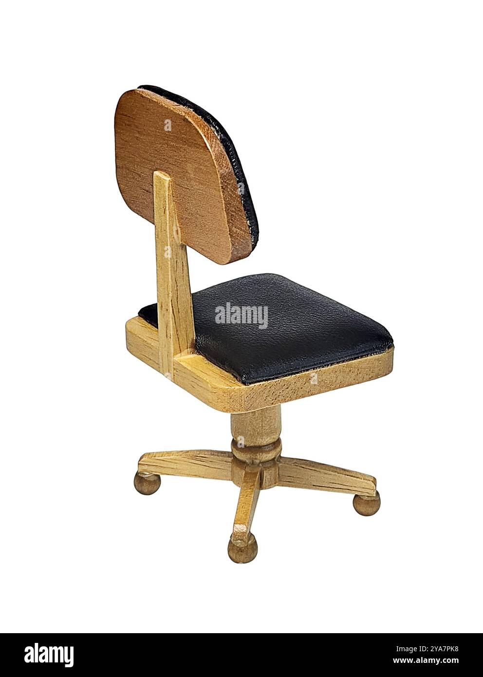 Sedia da ufficio in legno vintage rivolta verso l'esterno per sedersi Foto Stock
