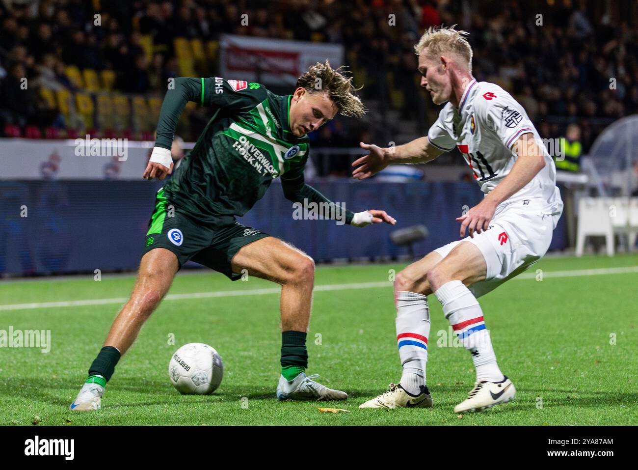 UtVELSEN, 12-10-2024, 711 Stadion. Calcio olandese, Keuken Kampioen Divisie, stagione 2024/2025. Partita tra Telstar - De Graafschap. Il giocatore de Graafschap Jesse van de Haar e il giocatore Telstar Sem Dirks (punteggio finale 2-2). Crediti: Pro Shots/Alamy Live News Foto Stock