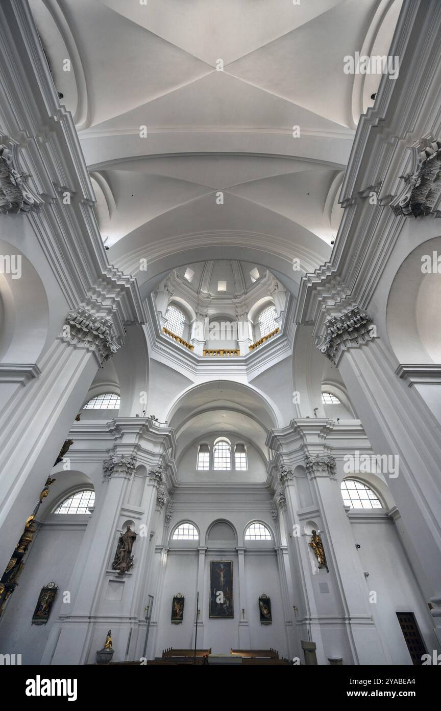 Interno della chiesa parrocchiale di San Giovanni, abbazia di Hauk, costruita nel 1691, Bahnhofstr. 4, Wuerzburg, bassa Franconia, Baviera, Germania, Europa Foto Stock