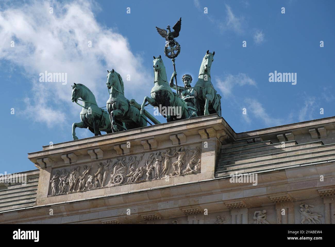 Quadriga sul Brandeburgo Tor a Berlino, Berlino, Germania, Europa Foto Stock