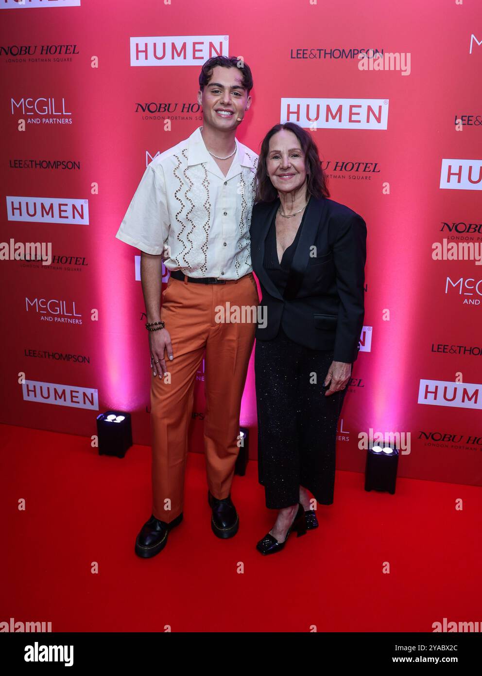 Londra, Regno Unito. 11 ottobre 2024. Bradley Riches e Dame Arlene Phillips hanno partecipato all'Orange Ball in aiuto di HUMEN al Nobu Hotel Portman Square di Londra. Credito: SOPA Images Limited/Alamy Live News Foto Stock