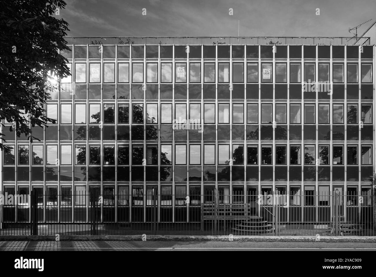 Ex quartier generale del Kvindeligt Arbejderforbund (Unione delle donne operaie danesi), progettato da Ole Buhl, 1960; Peblinge Dossering/Ewaldsgade, Copenaghen Foto Stock