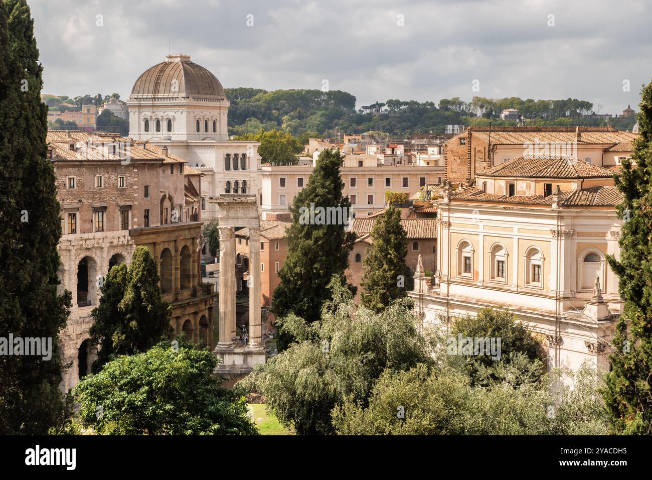 Vista panoramica sui tetti della città di Roma, Italia Foto Stock