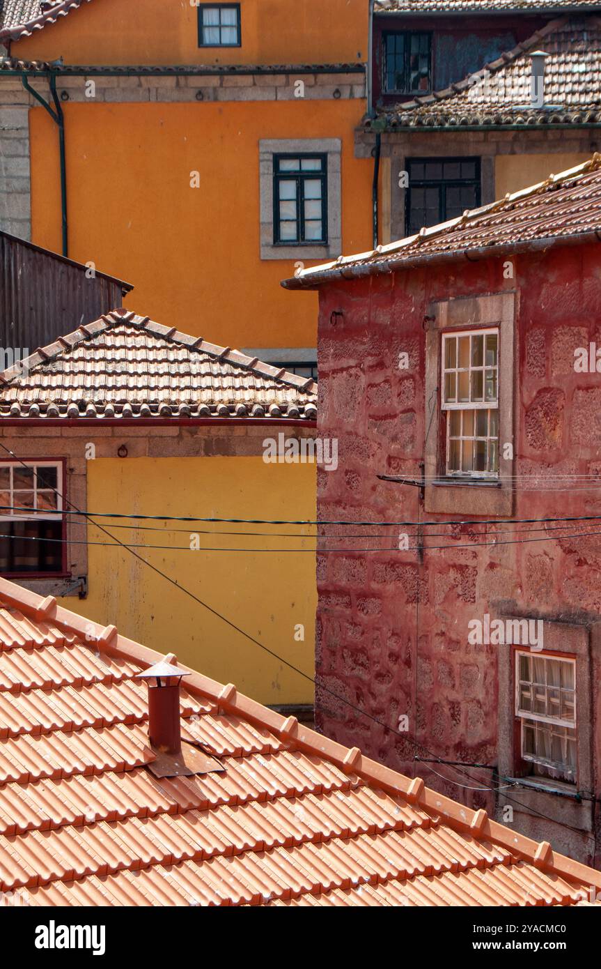 Architettura tipica nel quartiere di Ferreira. Porto, Portogallo Foto Stock