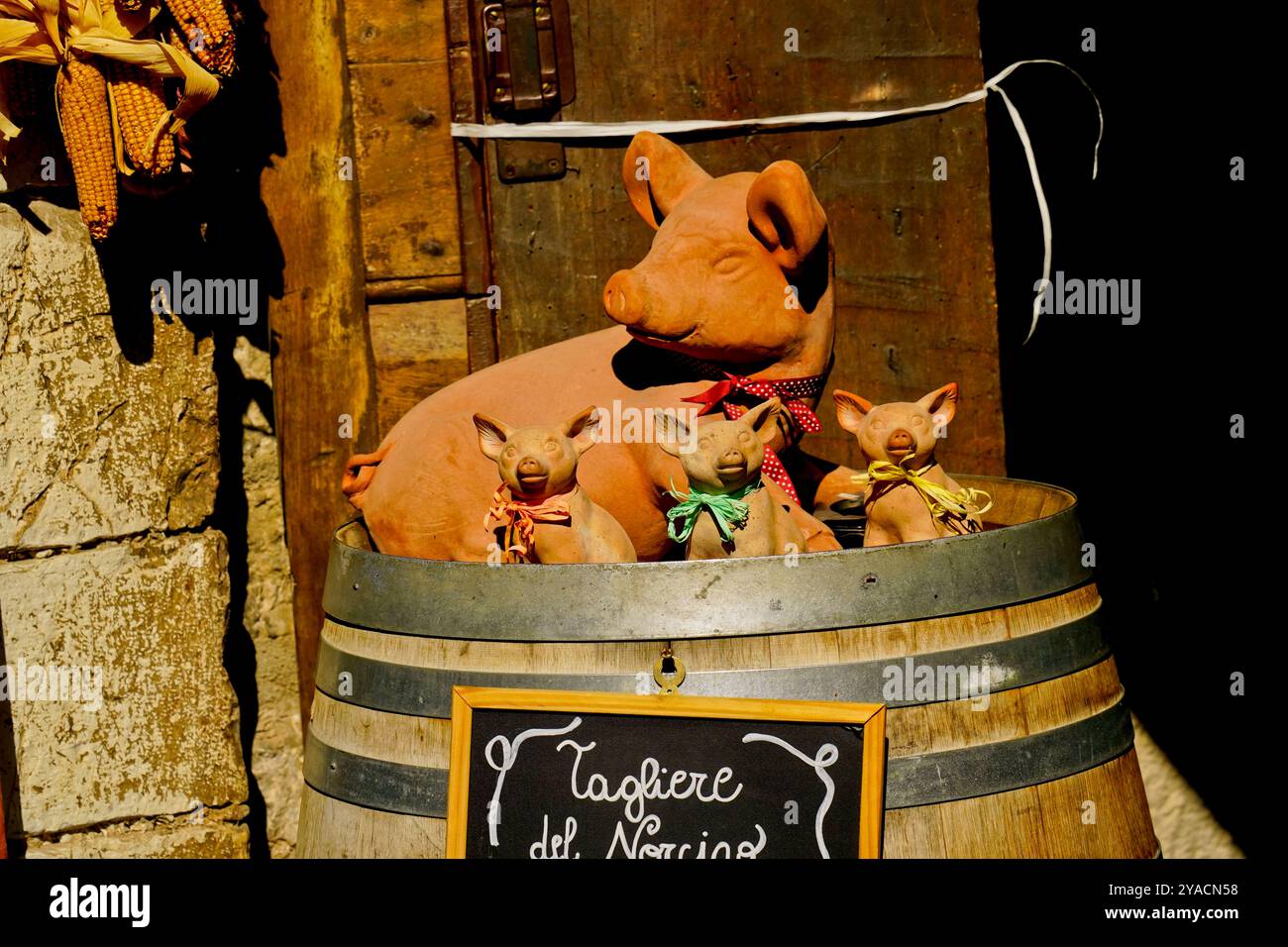 Artigianato artistico nei laboratori di Gubbio, Umbria, Italia Foto Stock