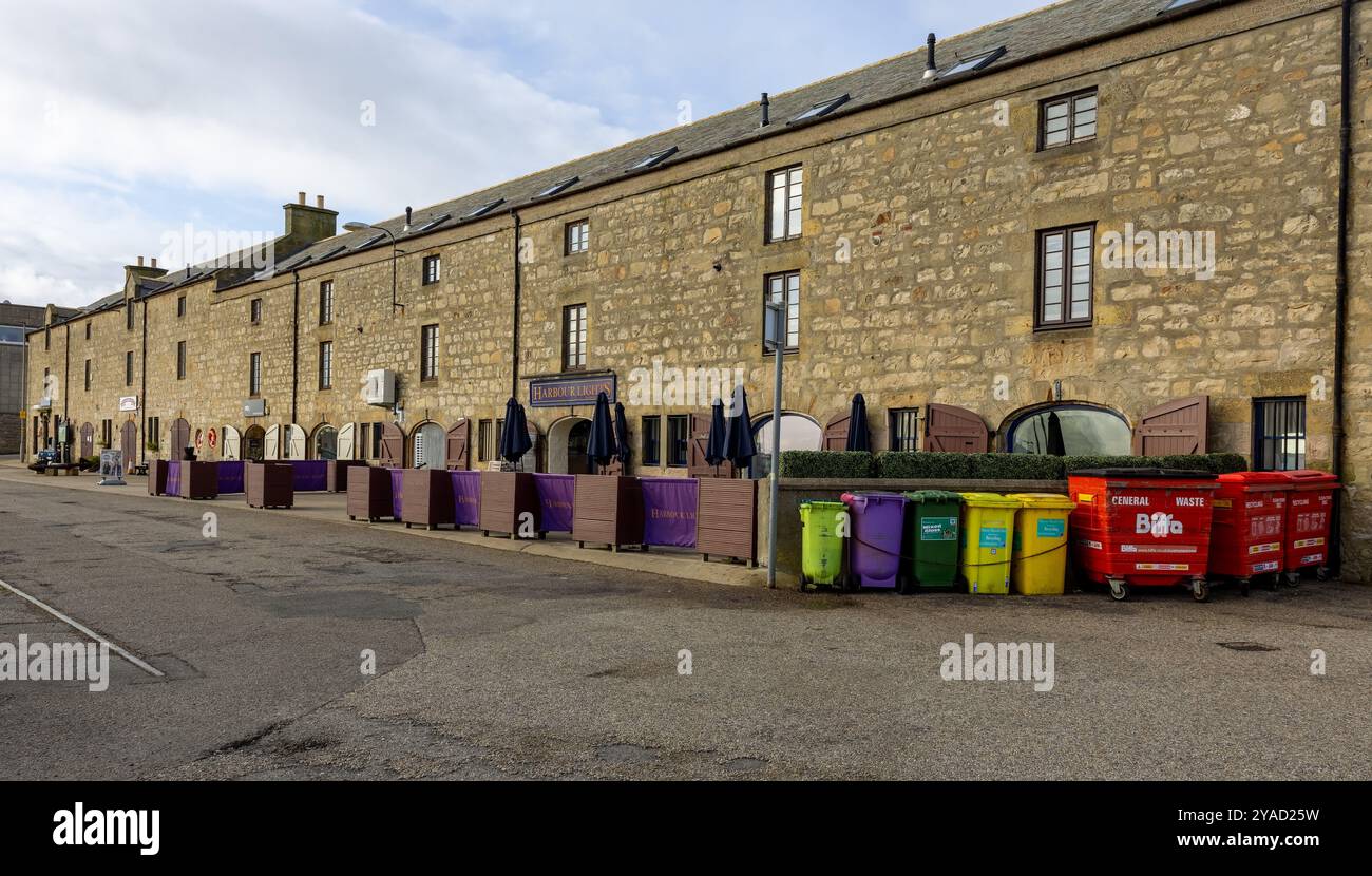 Aziende e un museo della pesca a Lossiemouth, Moray, Scozia, Regno Unito Foto Stock