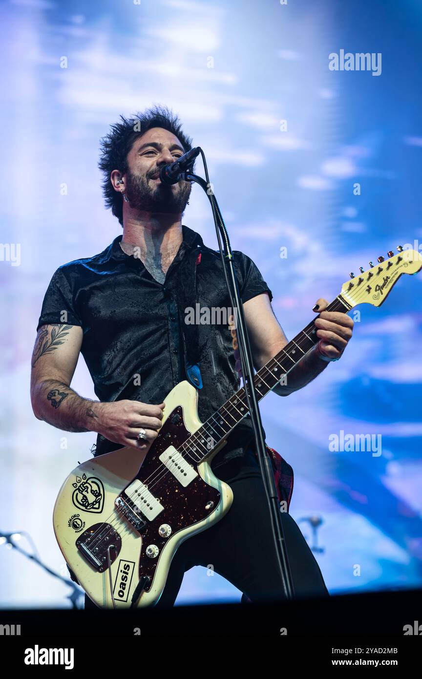 20 mil personas acuden al concierto de Arde Bogotá, Viva Suecia y Nunatak en Zaragoza. Fiestas del Pilar. 11 ottobre 2024. Espacio Zity. Foto Stock